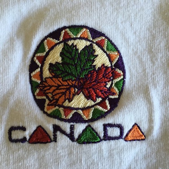 Canada Logo T- Shirt - Picture 2 of 4